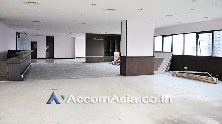  Office space For Rent in Sukhumvit, Bangkok  near BTS Ekkamai (AA15040)